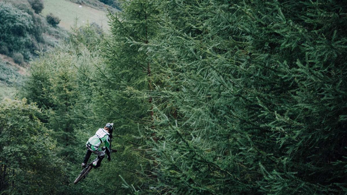 曝存在专门分析运动员社交媒体动态的算法，用以预测其心理状态和下注可能的行为失常。